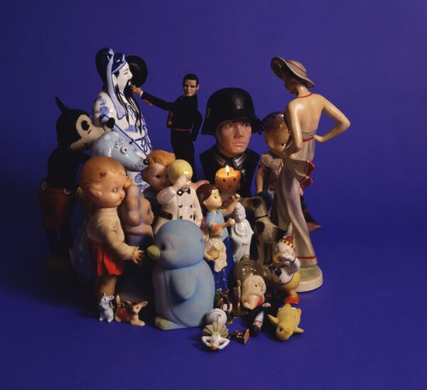 Liliana Porter, Blue with them, 2006, detail