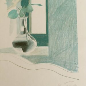 Otro detalle de la impresión offset en color verde de distintos tonos sobre papel del reconocido artista David Hackney en 1971: El nido del duque donde se ve el florero transparente con las flores en distintos tonos (también del agua y su reflejo), una parte de la pared y la ventana, y la firma del artista, el título de la obra y la fecha